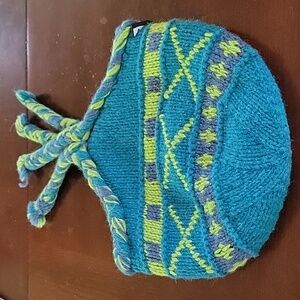 Ladies lambs wool and acrylic winter hat